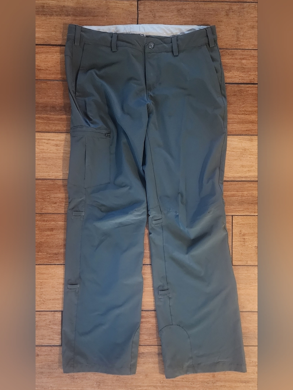 REI Women's 10 Petitr Cargo Pants in Olive